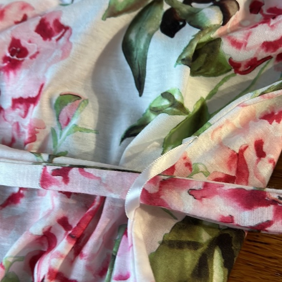 Show Me Your MuMu brand roses print robe.  One day.  Excellent condition. - Picture 6 of 10